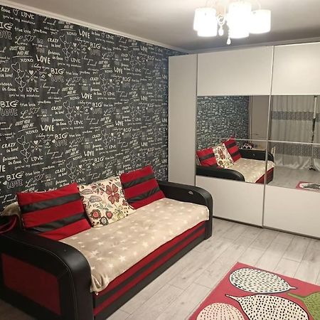 Private Room Near 3 Min Metrou Crangasi, 40 M2 Bucharest Exterior photo