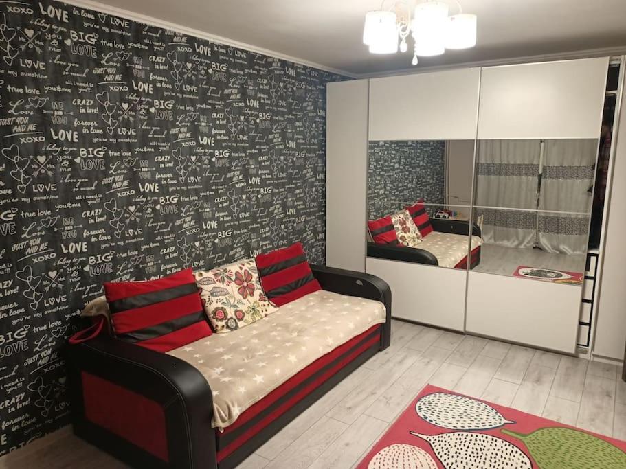 Private Room Near 3 Min Metrou Crangasi, 40 M2 Bucharest Exterior photo