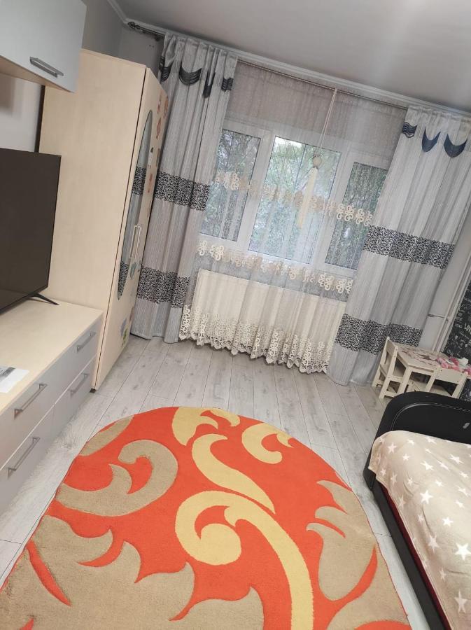Private Room Near 3 Min Metrou Crangasi, 40 M2 Bucharest Exterior photo